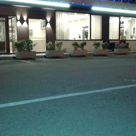 La Rondine 3*